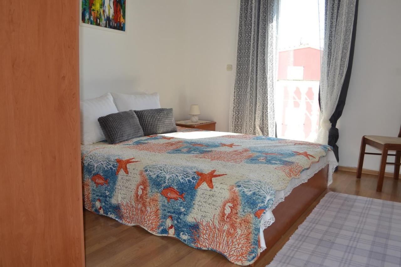 סרימה Apartments Lucija מראה חיצוני תמונה
