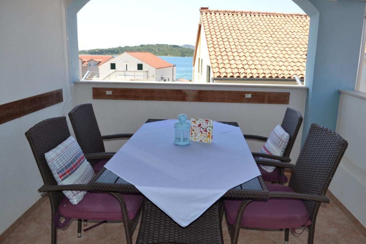 סרימה Apartments Lucija מראה חיצוני תמונה