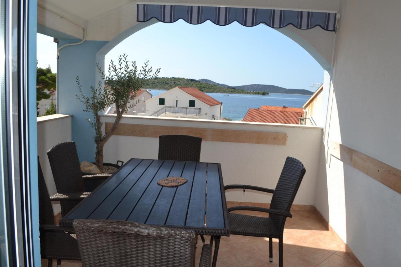סרימה Apartments Lucija מראה חיצוני תמונה