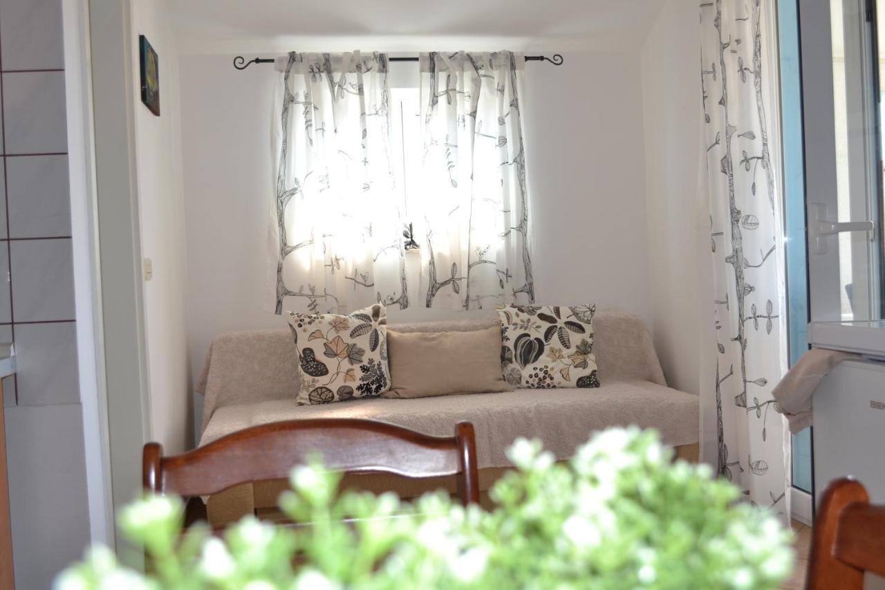 סרימה Apartments Lucija מראה חיצוני תמונה
