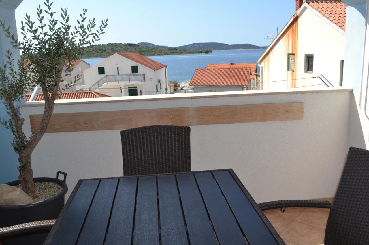 סרימה Apartments Lucija מראה חיצוני תמונה