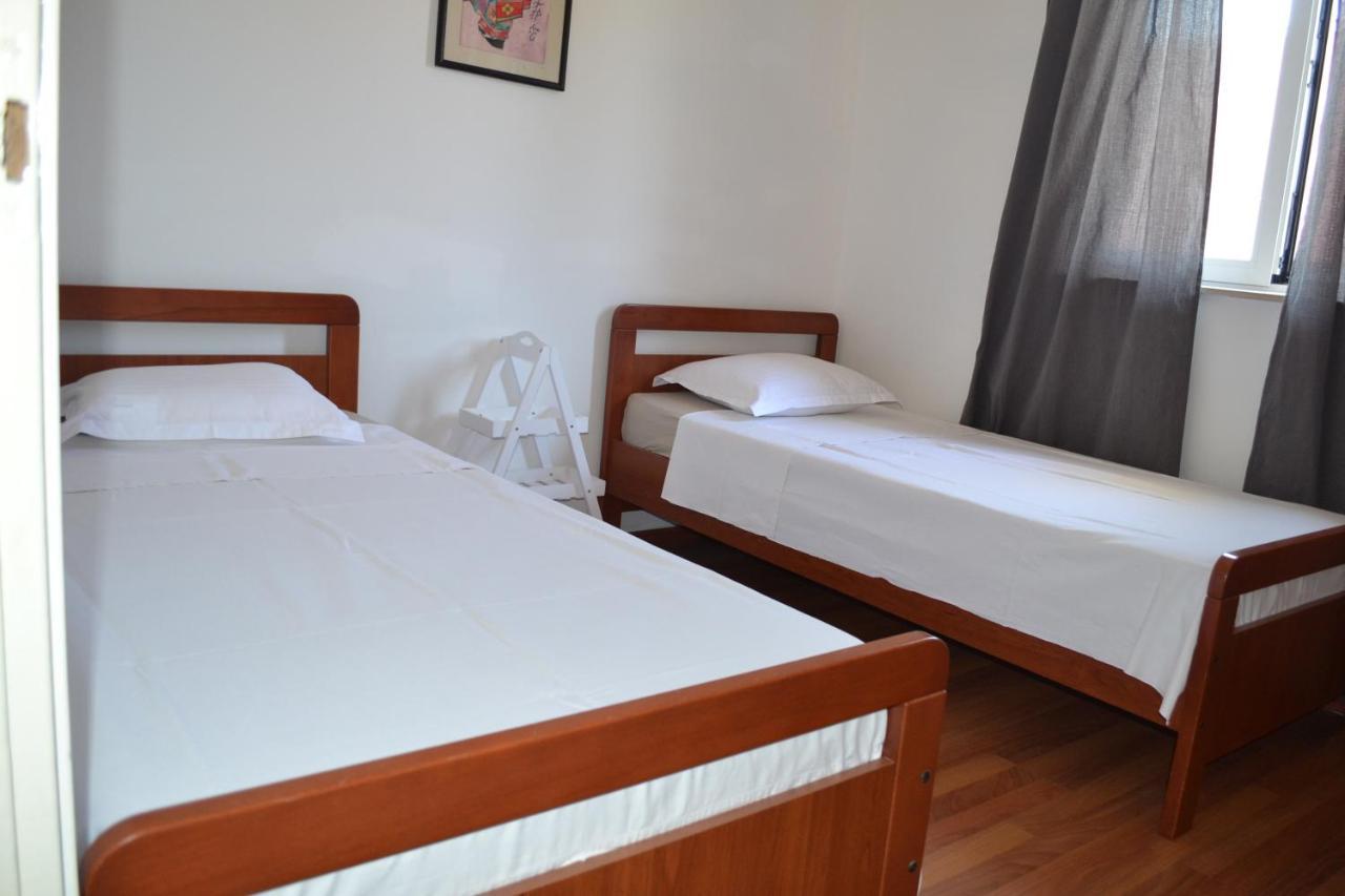 סרימה Apartments Lucija מראה חיצוני תמונה